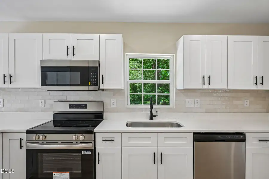 14-web-or-mls-Berwyn Ave-S1405-014
