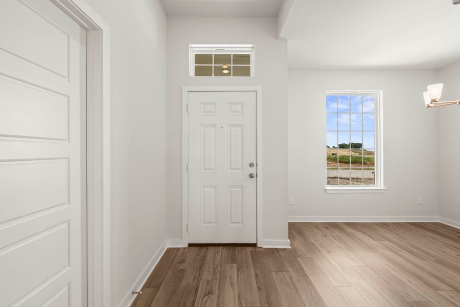 Spacious, unfurnished interior of a new home in The Reserve at Turnbo Ranch, Killeen (Image 12).