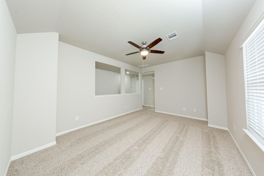 Spacious, unfurnished interior of a new home in Mackenzie Creek, Conroe (Image 15). Spacious, unfurnished interior of a new home in Mackenzie Creek, Conroe (Image 15).