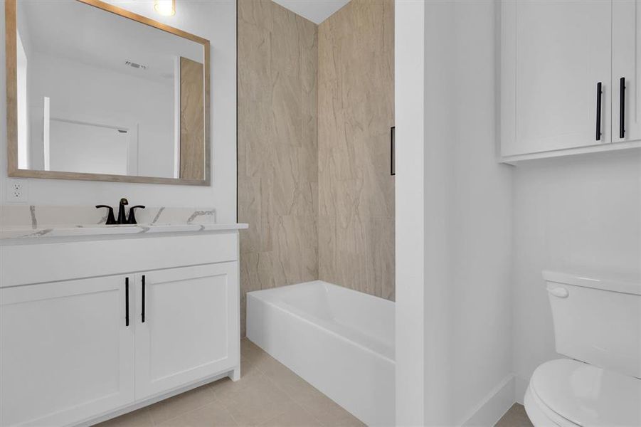 Private bath attached to bedroom. Private bath attached to bedroom.