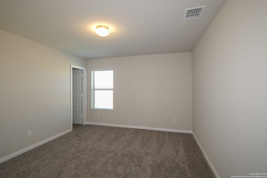 Spacious, unfurnished interior of a new home in Paloma Park, Converse (Image 19).