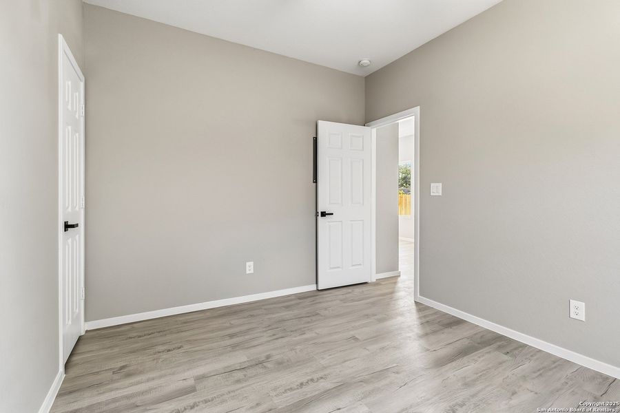 Spacious, unfurnished interior of a new home in , San Antonio (Image 22).