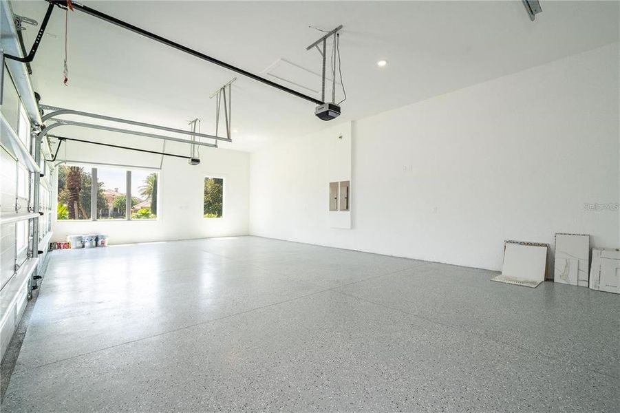 Spacious, unfurnished interior of a new home in , Montverde (Image 22).