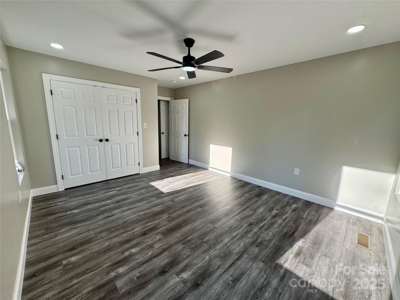 Spacious, unfurnished interior of a new home in , Rutherfordton (Image 11).