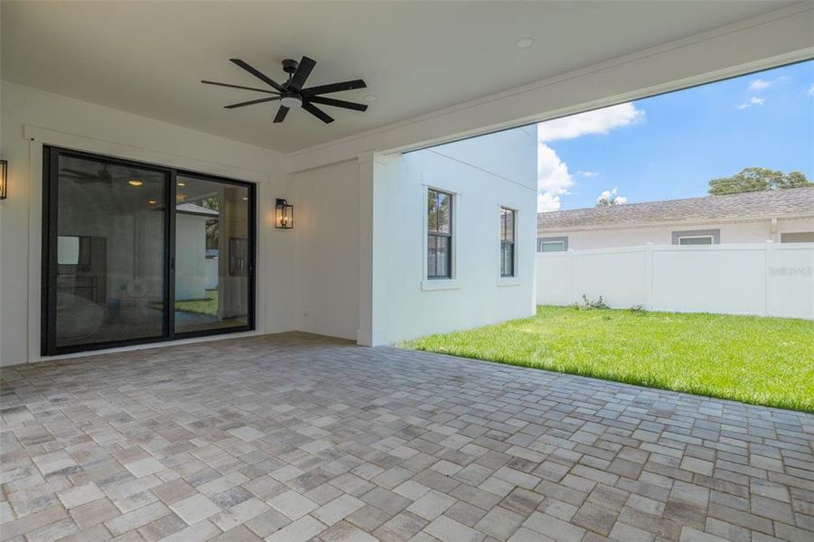 Exterior details and patio area of a home in , St. Petersburg (Image 4).