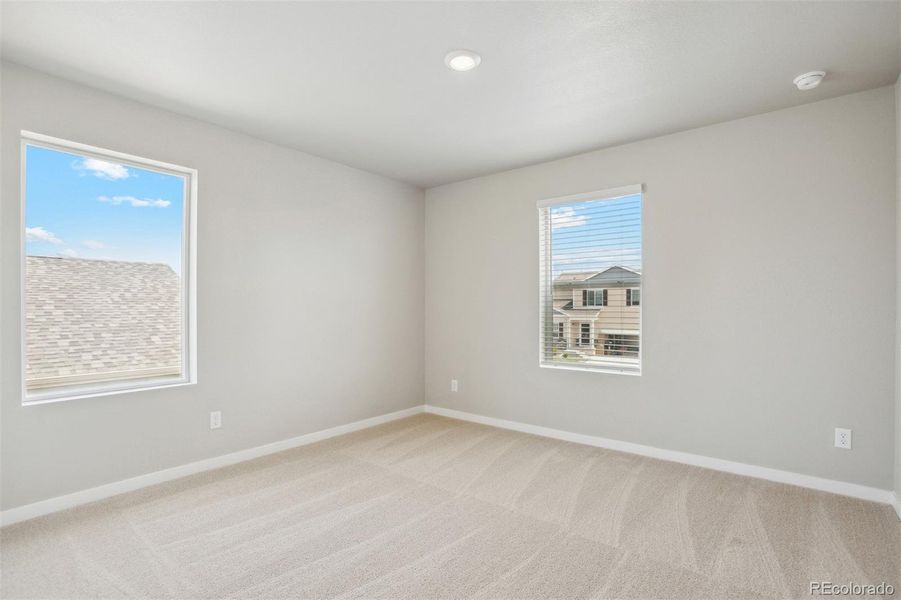 Spacious, unfurnished interior of a new home in , Severance (Image 13).