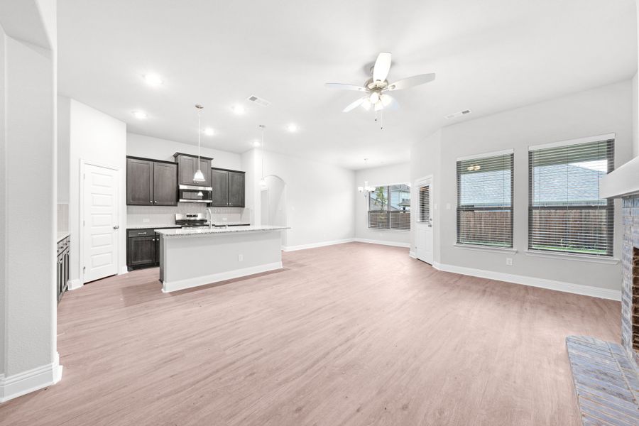 Spacious, unfurnished interior of a new home in Summerwood, Red Oak (Image 17).