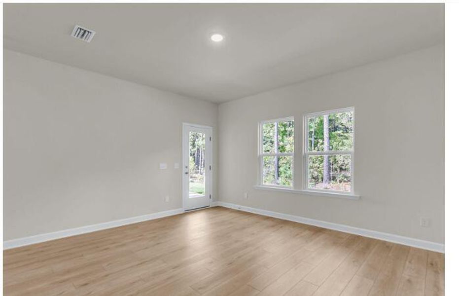 Spacious, unfurnished interior of a new home in , Ravenel (Image 13).