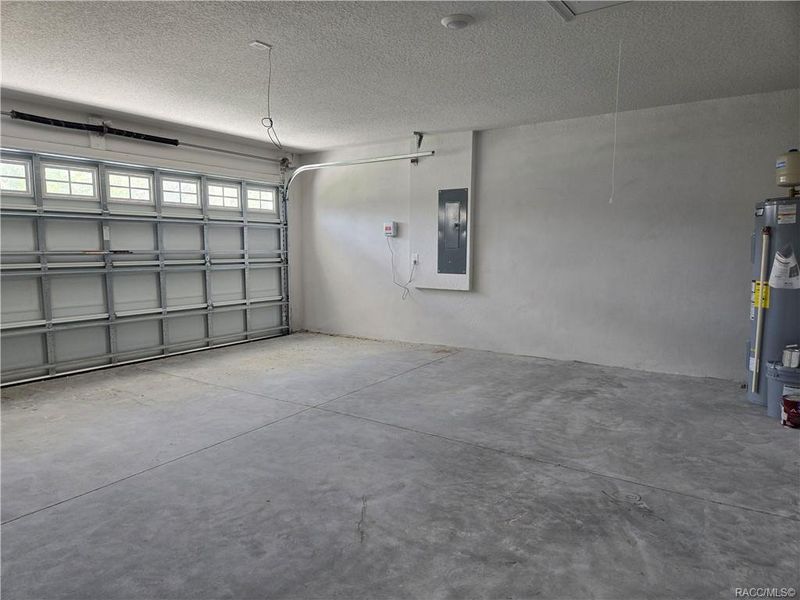 Spacious, unfurnished interior of a new home in Wyld Palms, Inverness (Image 23).