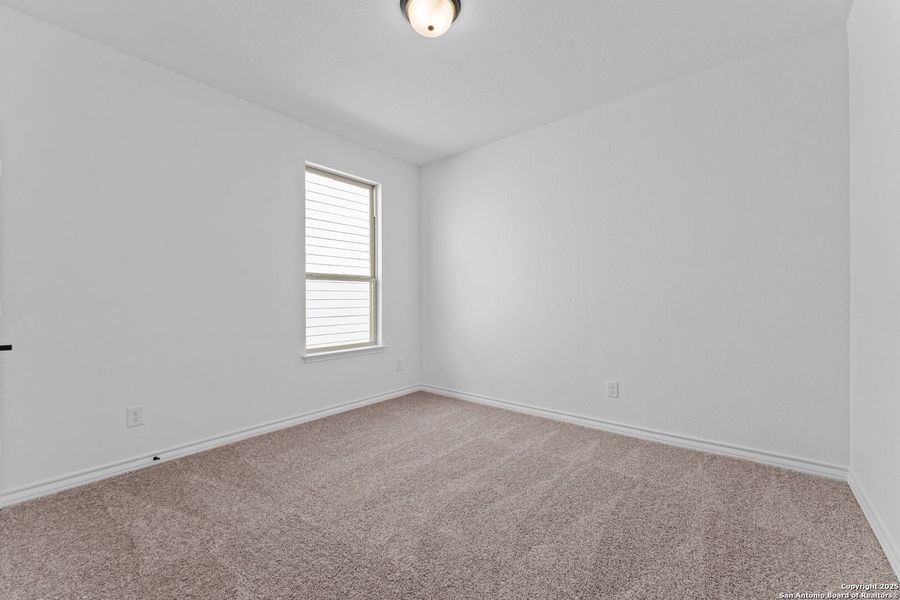 Spacious, unfurnished interior of a new home in Lily Springs, Seguin (Image 15).