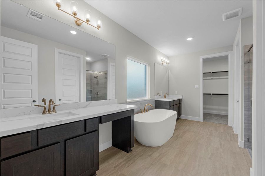 Furnished interior view inside a new home in Brookewater, Rosenberg (Image 3).