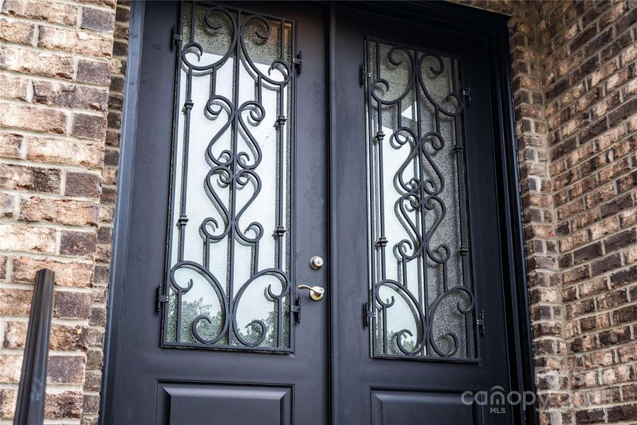 Furnished interior view inside a new home in , Dallas (Image 25). Furnished interior view inside a new home in , Dallas (Image 25).