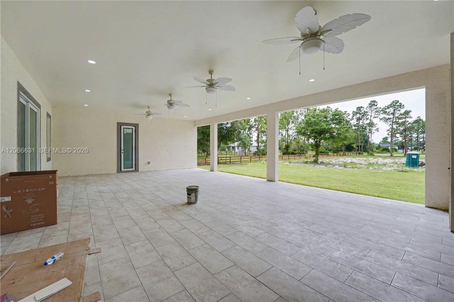 Spacious, unfurnished interior of a new home in , Lehigh Acres (Image 34).