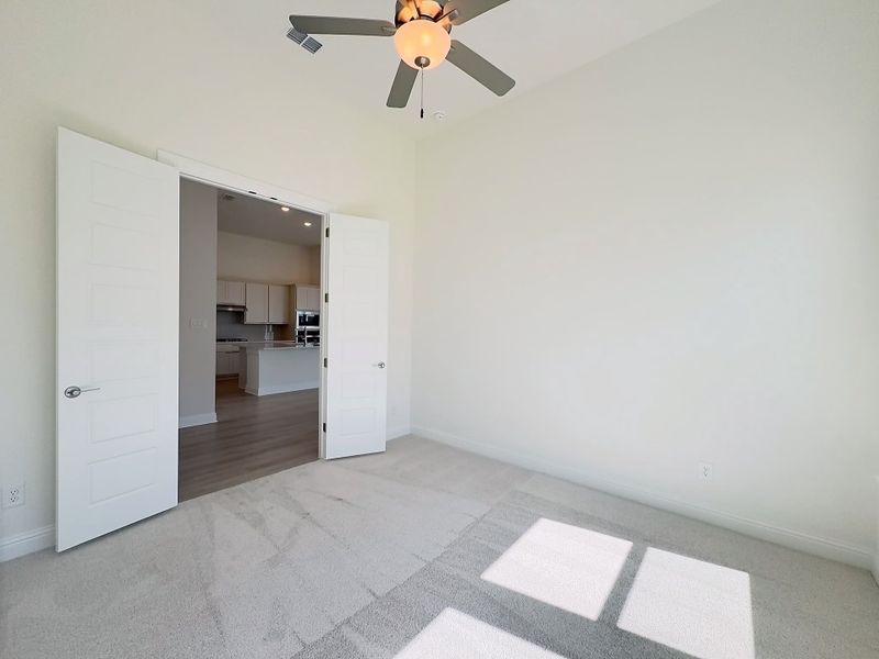 Spacious, unfurnished interior of a new home in Polo Ridge, Mesquite (Image 21).