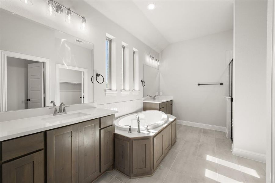 Furnished interior view inside a new home in The Retreat - Phase 1, Waxahachie (Image 11).