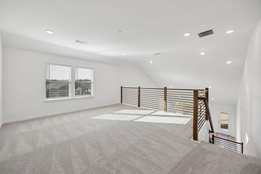 Spacious, unfurnished interior of a new home in Montgomery Bend, Montgomery (Image 10).