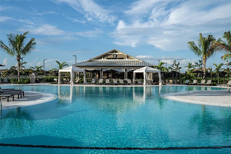 Esplanade by the Island Community Amenities Esplanade by the Island Community Amenities