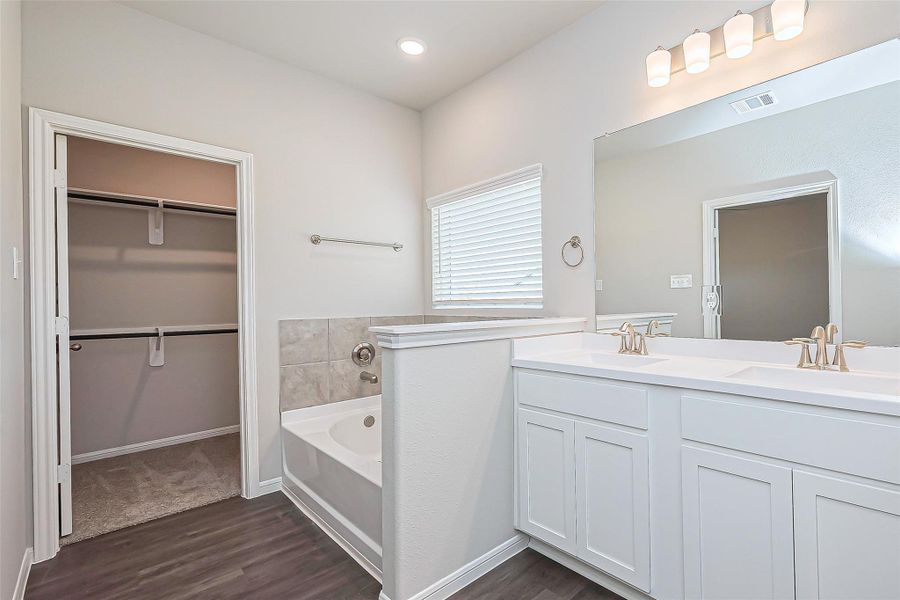 Furnished interior view inside a new home in River Ranch, Dayton (Image 4). Furnished interior view inside a new home in River Ranch, Dayton (Image 4).