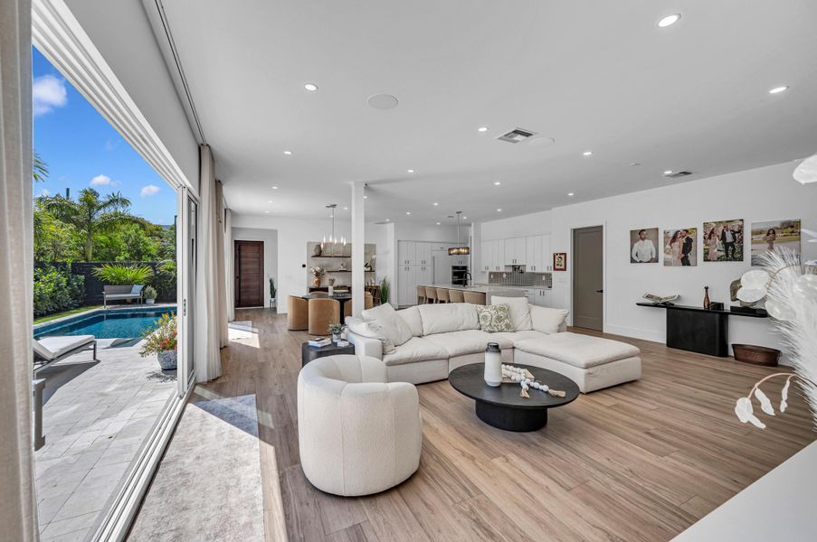 618 NE 15th AVE-31