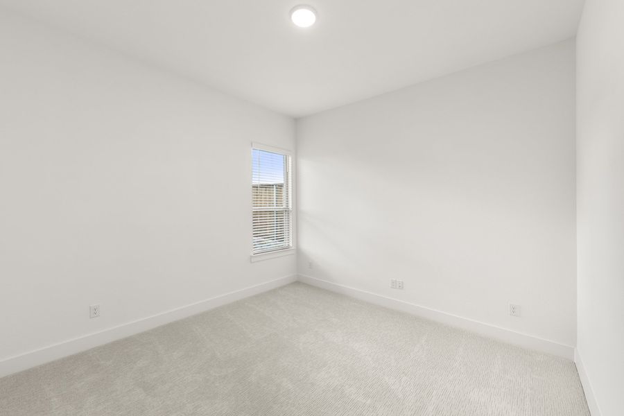 Spacious, unfurnished interior of a new home in Providence Cove, McKinney (Image 27).