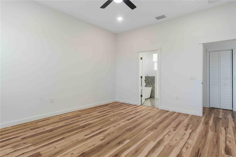 Spacious, unfurnished interior of a new home in , Punta Gorda (Image 45).