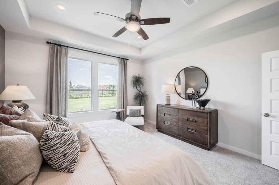 Representative furnished interior of a home built from the Yellowstar by Tri Pointe Homes in Mason Woods, Cypress (Image 43).