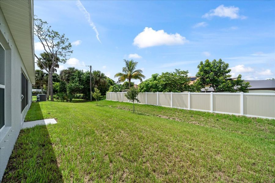 Representative exterior details of a home built from the The Newport by Avtec Homes in Palm Bay & South Brevard, Palm Bay (Image 28).