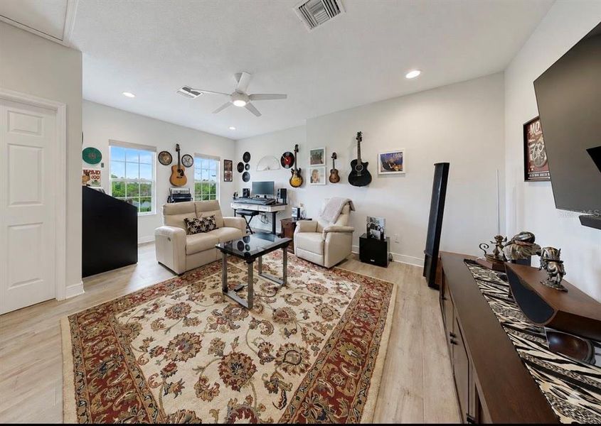 Furnished interior view inside a new home in , Apollo Beach (Image 49).