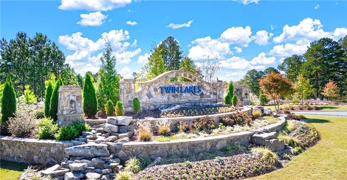 Image 44 of a home in Twin Lakes.