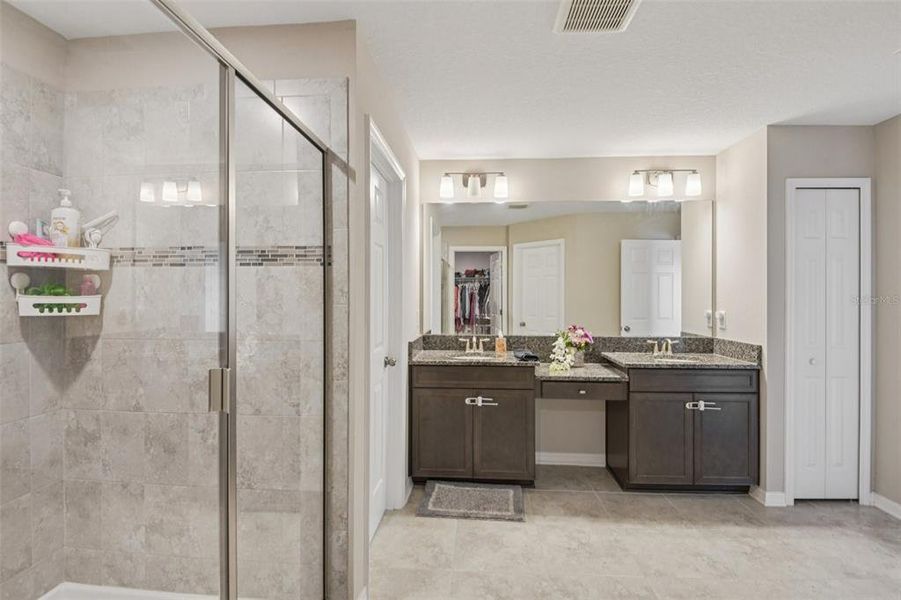 Furnished interior view inside a new home in , Spring Hill (Image 28).