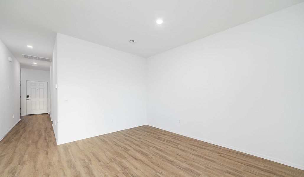 Spacious, unfurnished interior of a new home in Saguaro Bloom, Marana (Image 14).