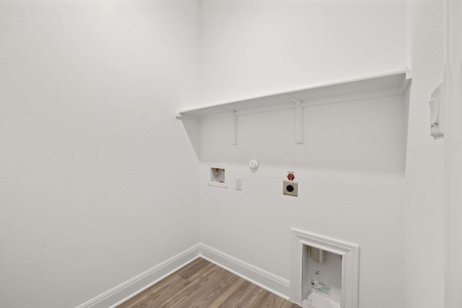 Spacious, unfurnished interior of a new home in Lagos, Manor (Image 13).