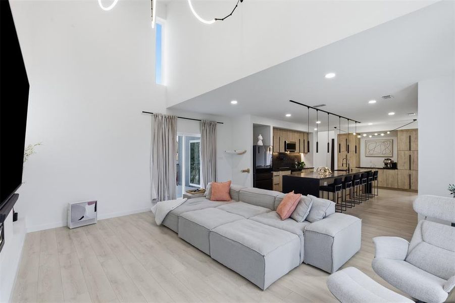 Furnished interior view inside a new home in , Dallas (Image 10).