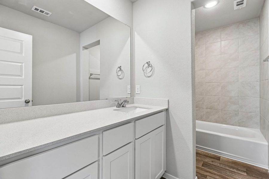 Furnished interior view inside a new home in Edgebrooke, Pflugerville (Image 11).
