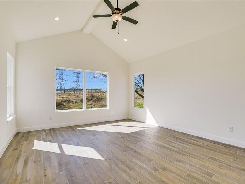 Spacious, unfurnished interior of a new home in , Horseshoe Bay (Image 20).