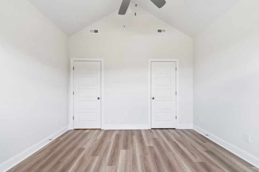 Spacious, unfurnished interior of a new home in Weybridge, Burlington (Image 42).