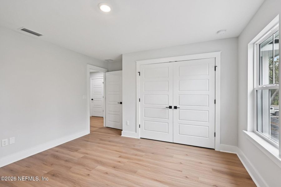 Spacious, unfurnished interior of a new home in , Fernandina Beach (Image 34).