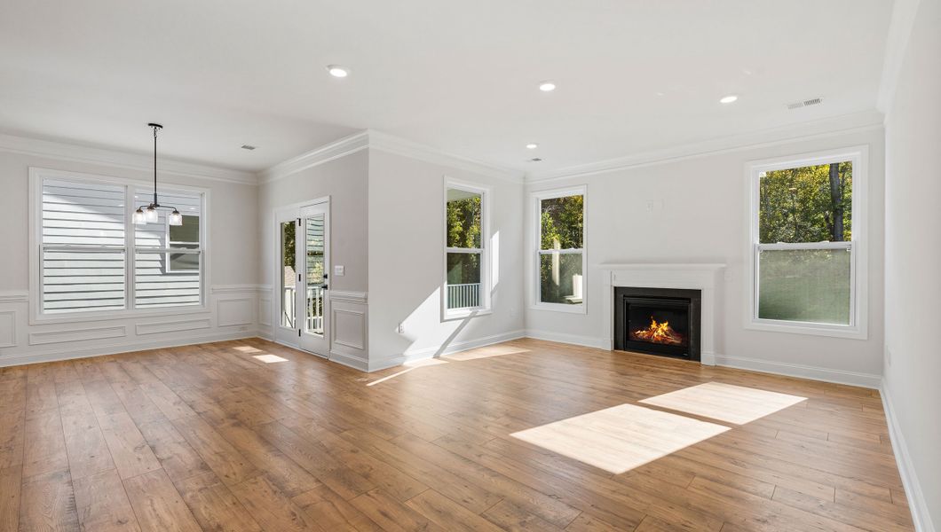 Spacious, unfurnished interior of a new home in Seven Oaks, Greenwood (Image 17).