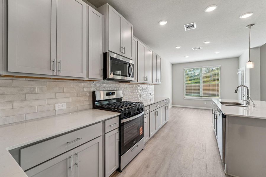 Photo is not of the actual home, but is an inspirational photo of builder’s model home and may depict options, furnishings, and/or decorator features that are not included Photo is not of the actual home, but is an inspirational photo of builder’s model home and may depict options, furnishings, and/or decorator features that are not included