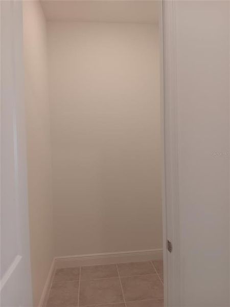 Spacious, unfurnished interior of a new home in , Orlando (Image 23).