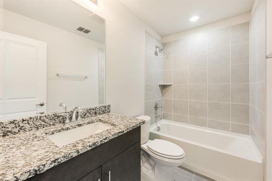 Furnished interior view inside a new home in Bear Creek Elements, Lavon (Image 14). Furnished interior view inside a new home in Bear Creek Elements, Lavon (Image 14).