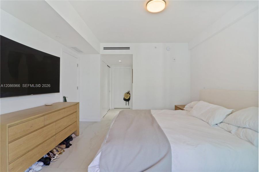 Furnished interior view inside a new home in Alana Bay Harbor Islands, Bal Harbour (Image 6).