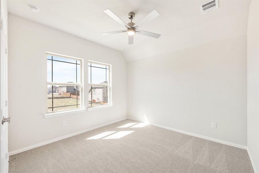 Spacious, unfurnished interior of a new home in Creekview Meadows, Pilot Point (Image 23).