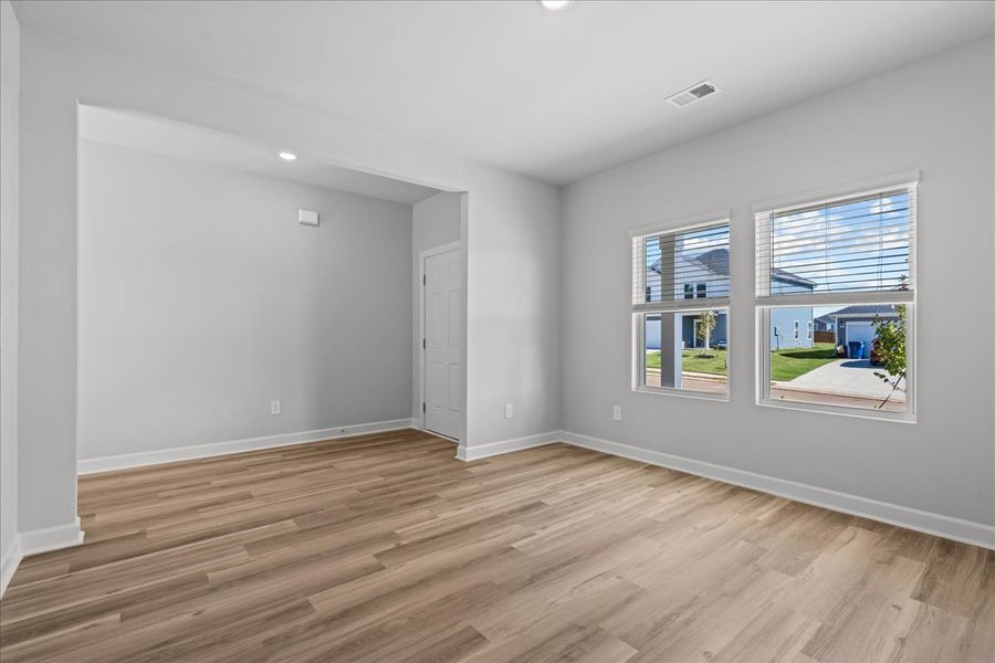 Spacious, unfurnished interior of a new home in Brayfield Manor - Signature Collection, Wellford (Image 13).