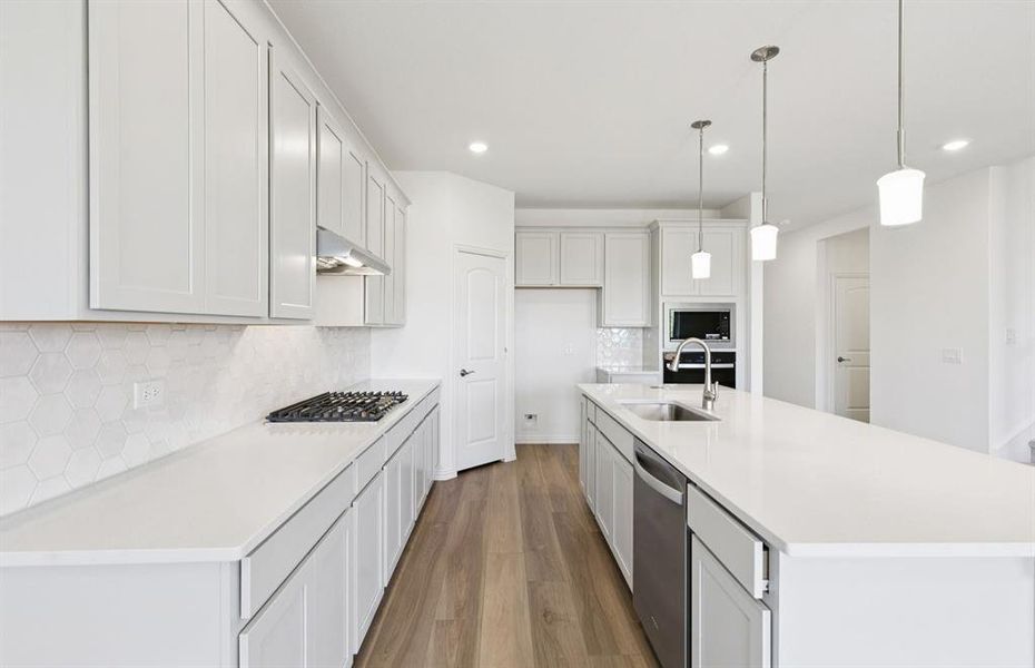 Pendant lighting above kitchen island Pendant lighting above kitchen island