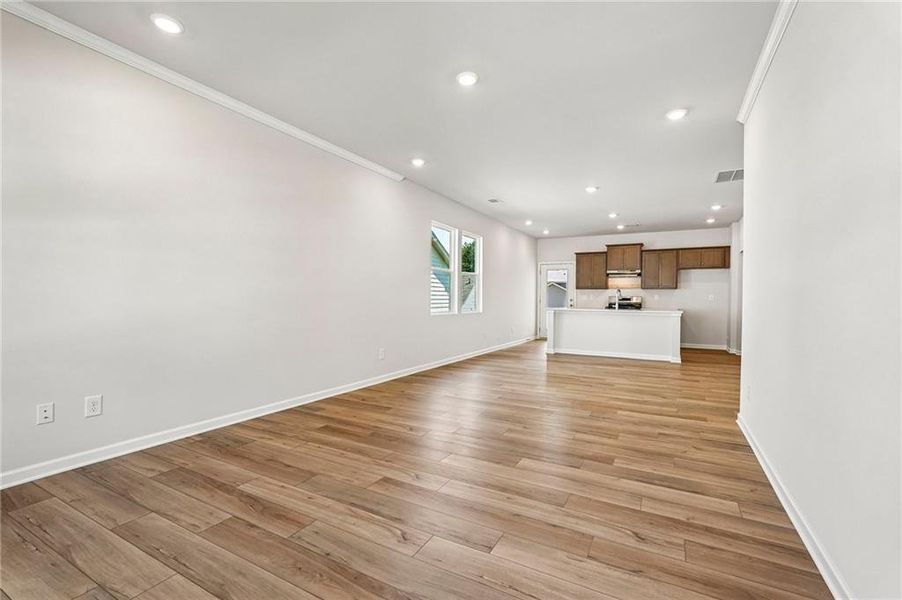 Spacious, unfurnished interior of a new home in Villages at Cedar Hill, Dallas (Image 20).