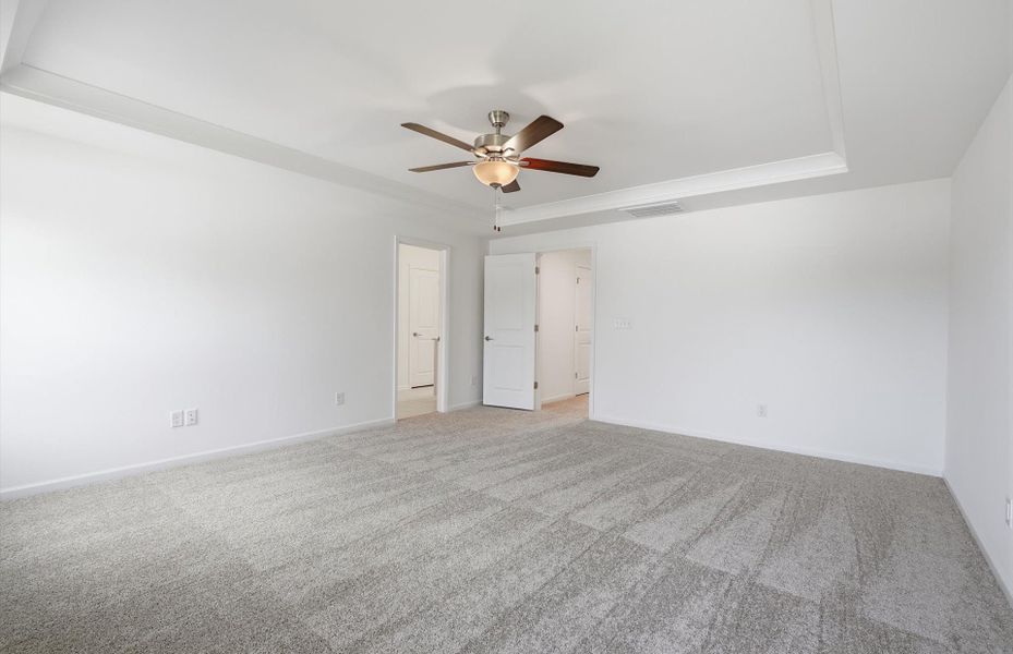 Spacious, unfurnished interior of a new home in Briarwood Reserve, Spartanburg (Image 12).