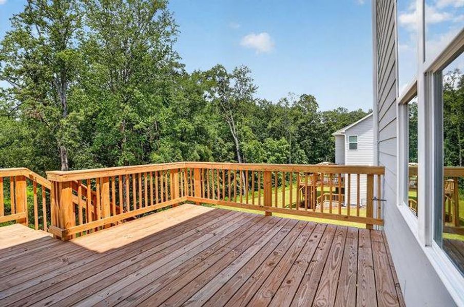 Exterior details and patio area of a home in Austin Ridge, Commerce (Image 3).