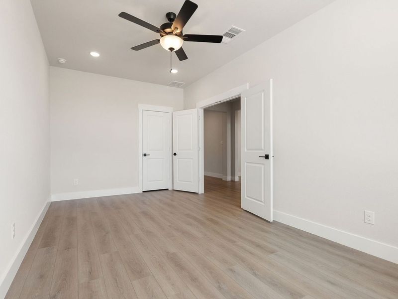 Spacious, unfurnished interior of a new home in Waverly Estates, Nevada (Image 14). Spacious, unfurnished interior of a new home in Waverly Estates, Nevada (Image 14).
