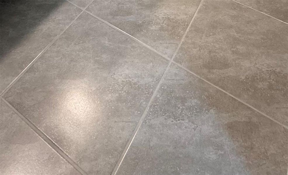 Close-up of interior finishes inside a home in Kindred, Kissimmee (Image 21).